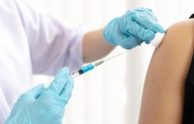واکسیناسیون افراد بالای ۱۸ سال در ماه آینده / تخصیص روزانه ۲۵۰۰ دوز واکسن کرونا در کوار