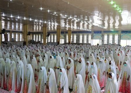 جشن عبادت 1100 دانش آموز دختر کوار برگزار شد