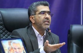 معاون سیاسی استانداری فارس: مردم بدون لکنت زبان مسئولان را نقد کنند