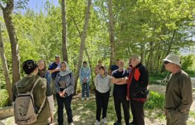 بازدید گردشگران لیتوانی از کوچه باغهای دشتک کوار