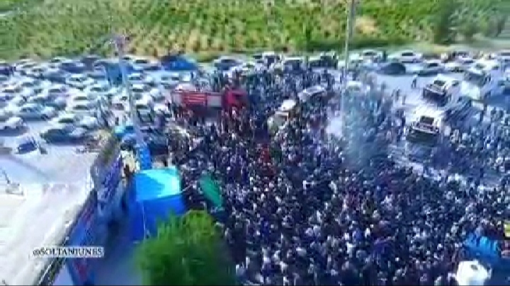 سنگ تمام رانندگان و مردم شهرستان کوار در تشییع باشکوه پیکر محمدرضا حقیقت از جانباختگان حادثه بندرعباس