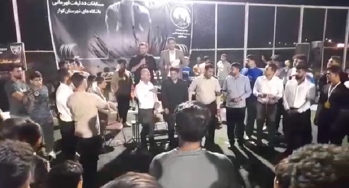 قهرمان مسابقات پاورلیفتینگ کوار مدال خود را به جانباختگان حادثه بندرعباس تقدیم کرد