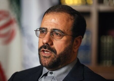 بررسی و حل مشکلات فولاد پاسارگاد با حضور استاندار فارس در این کارخانه