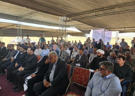 مراسم کلنگ زنی نیروگاه خورشیدی  با حضور استاندار