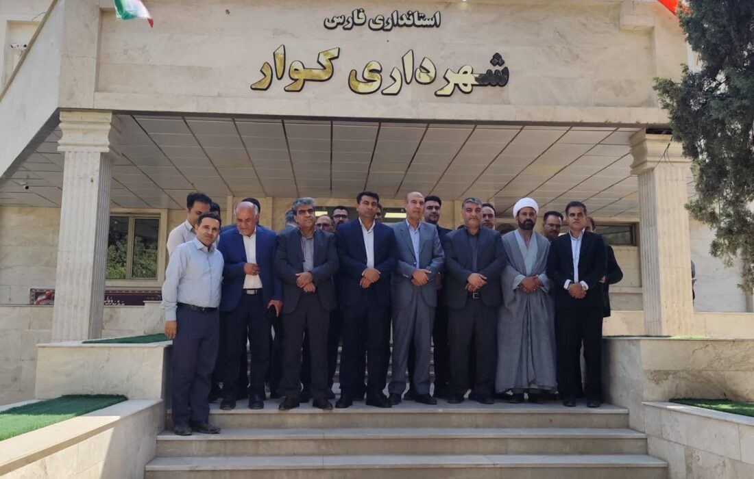 کلنگ‌زنی ۵ نیروگاه‌ خورشیدی در کوار انجام شد